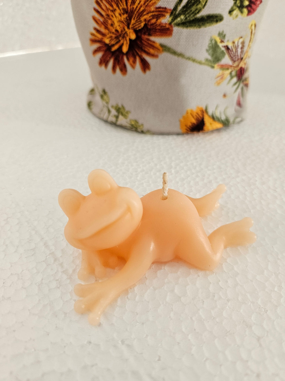 Baby frog candle